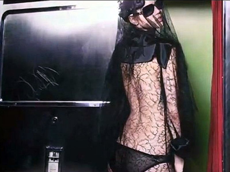 Πρώτη ματιά στην καμπάνια Chanel