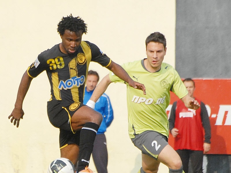 «Τσεκάρει» Όκουε