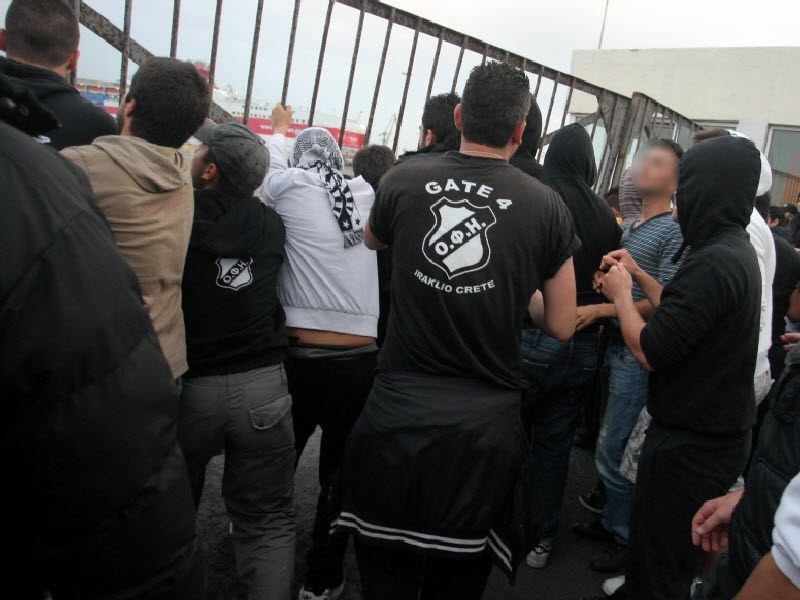 Οργισμένη ανακοίνωση από Θύρα 4