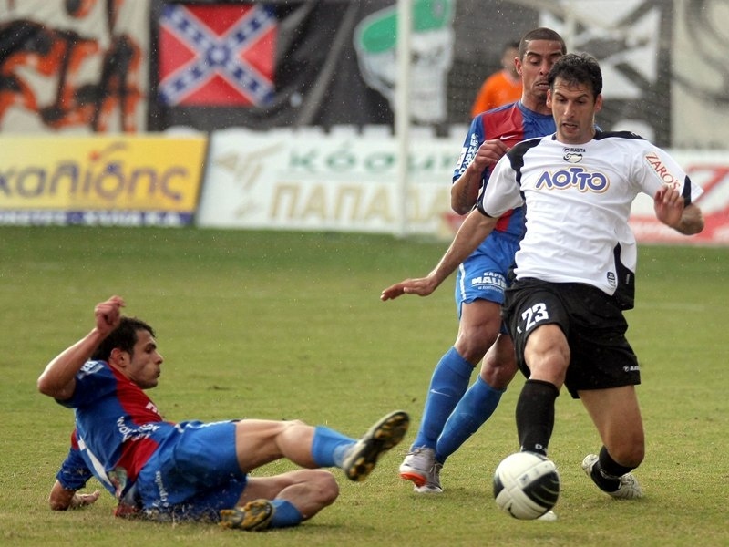 Σκέφτονται προσφυγές