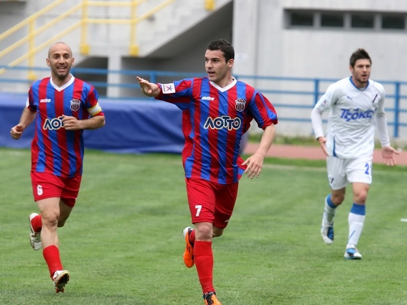 Ξεκαθαρίζει για Καλτσά