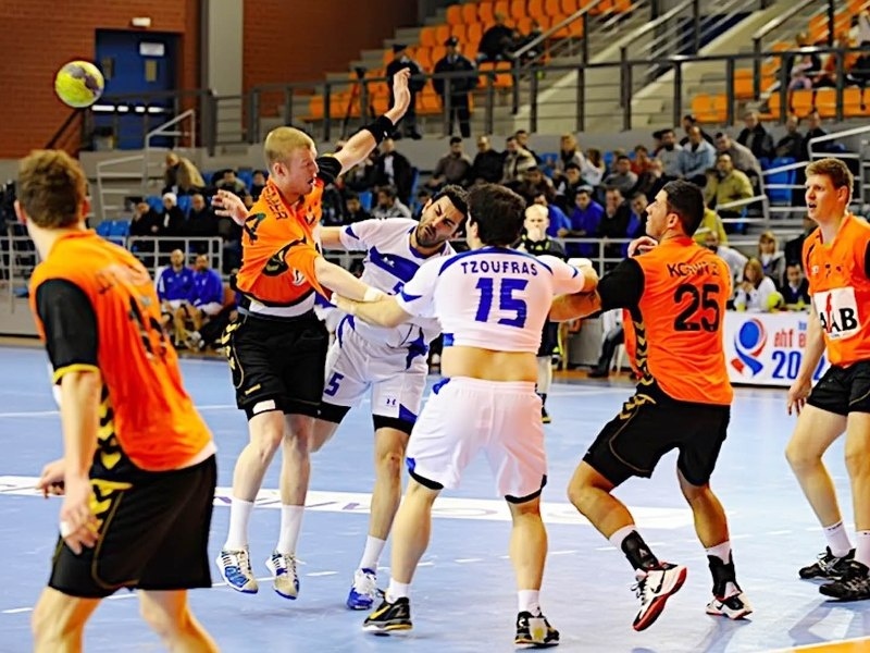 «Περιφερόμενος θίασος» η Εθνική