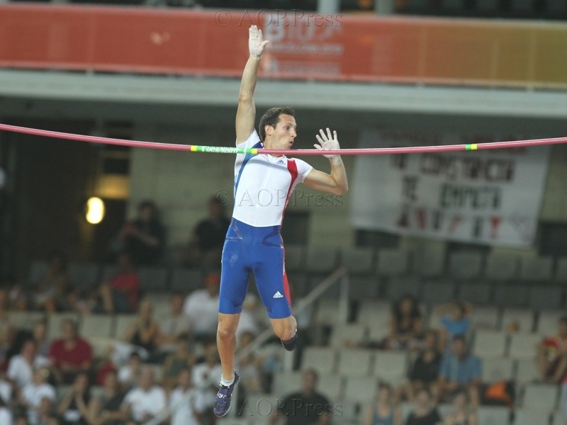 Ο Λαβιλενί βελτιώνει το ρεκόρ του