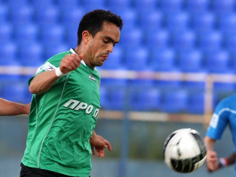 «Υπέγραψα για δύο χρόνια»