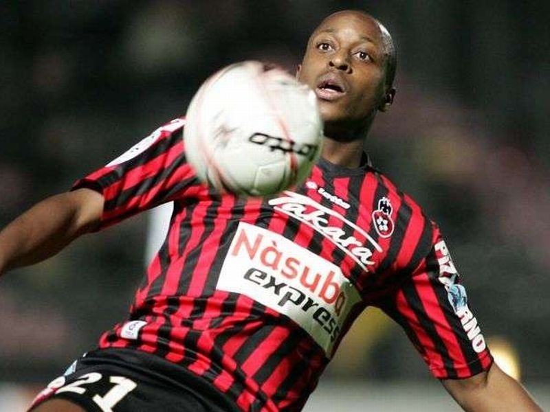 Μιλάει με ΑΕΚ ο Μπαμόγκο