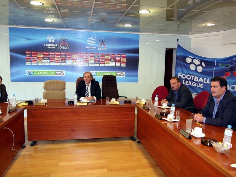 Περιμένοντας την ΕΠΟ