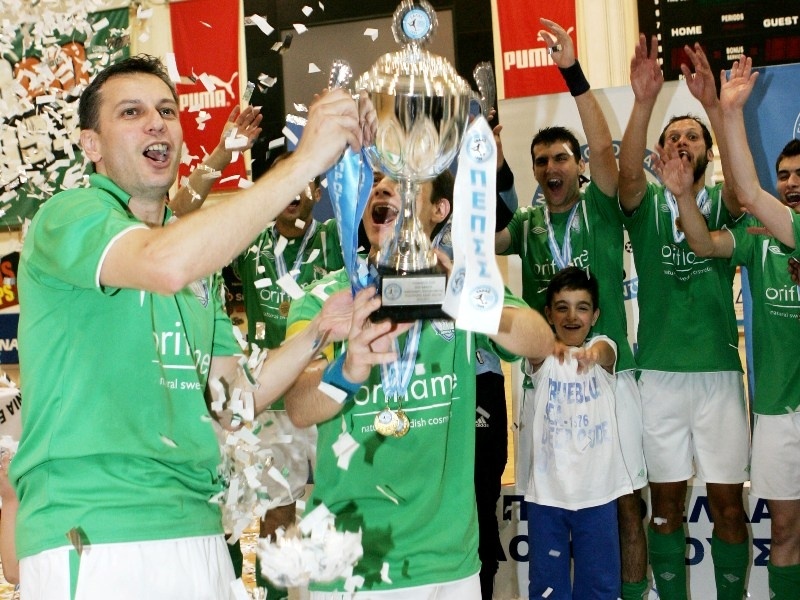 Η Αθήνα το κύπελλο!