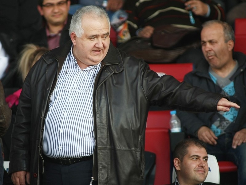 «Ποτέ στο παρασκήνιο»