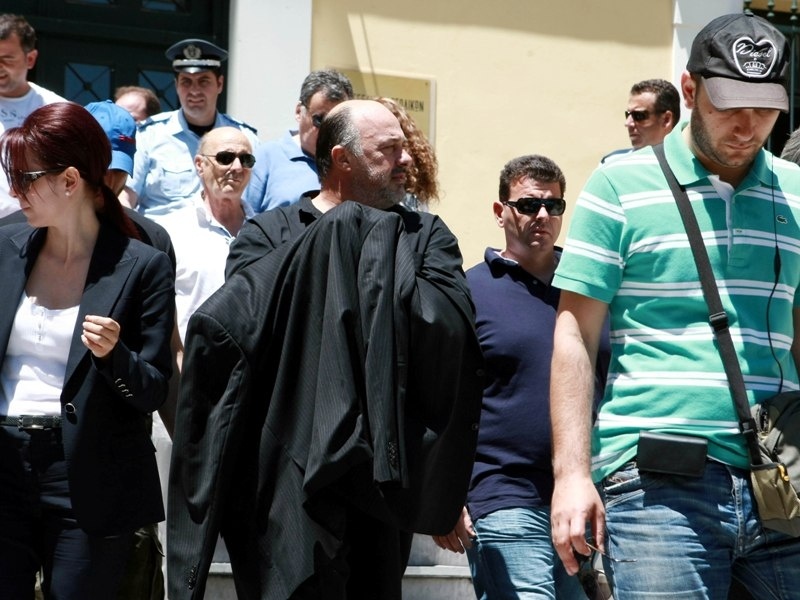 «Θα πάμε φυλακή ρε;»