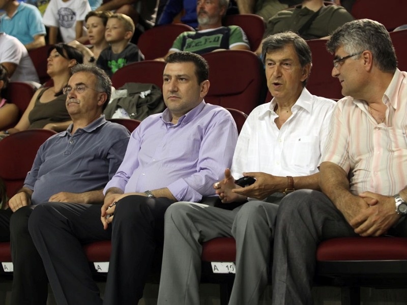 «Χαλαρώνει η θηλειά»