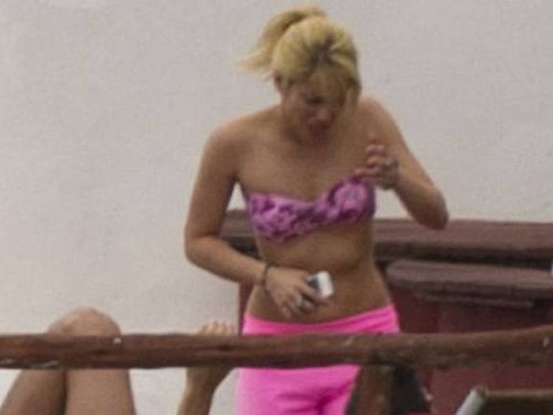 Σακίρα... μπικινάτη!