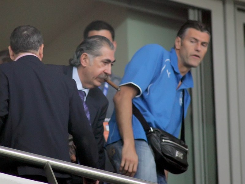 Ο Ντεμπεγλέρ και οι ντελικατέ…