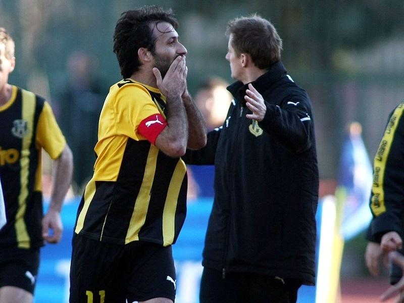 Ξεκαθαρίζει για Μπουντούρη