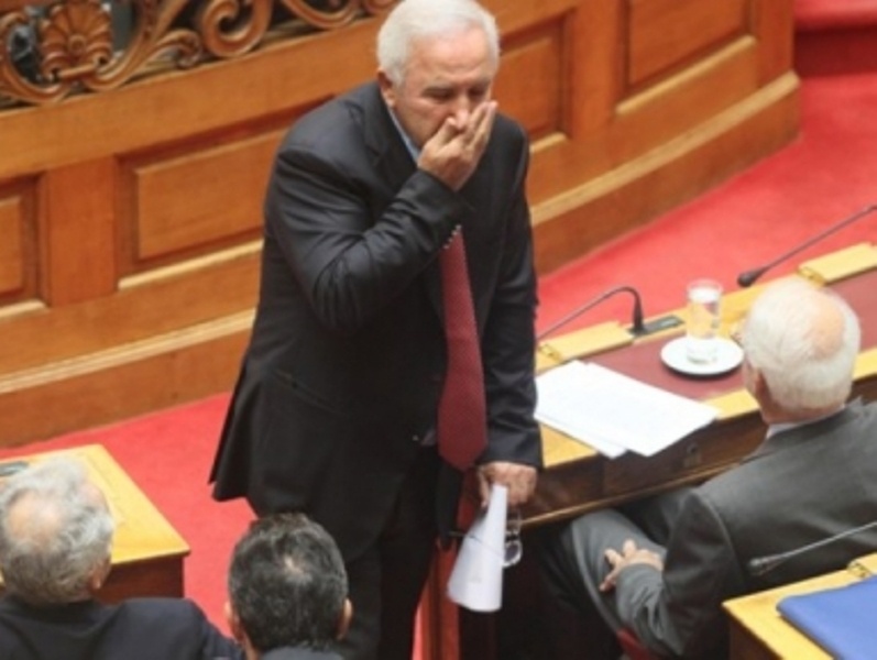 Πιέσεις σε Αθανασιάδη