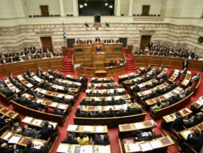 Στις 3μ.μ. το Μεσοπρόθεσμο