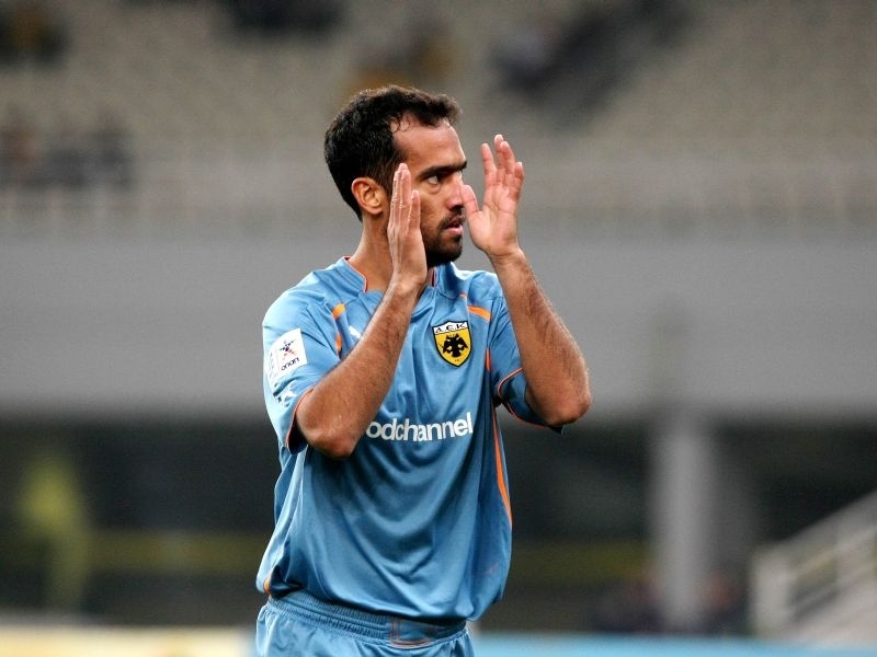 Γκερέιρο out, Ακόστα in