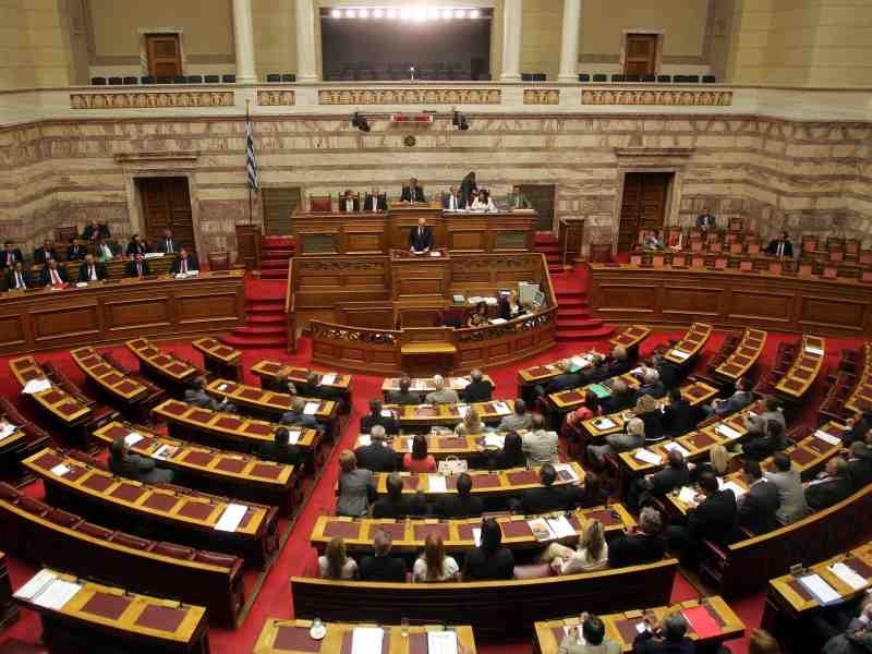 Ψηφίζουν τον εφαρμοστικό