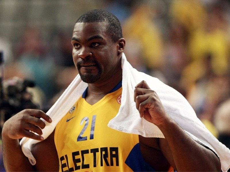 «Στη Μακάμπι απολαμβάνω το μπάσκετ»