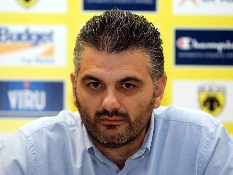 «Τρέχει» ο Καραμανλής