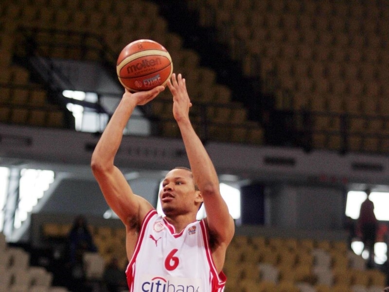 Συνεχίζει ο Άκερ!