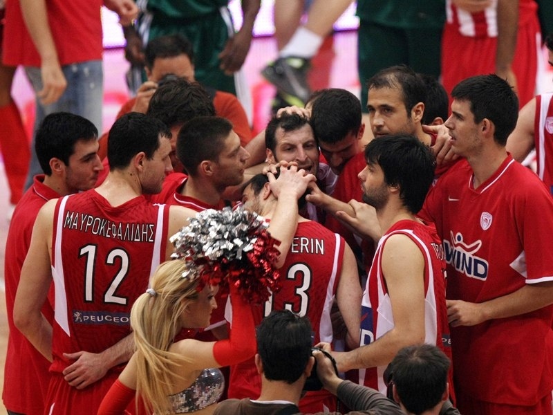 Νέα ομάδα από την αρχή