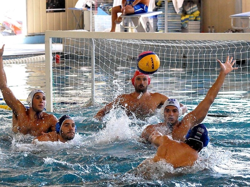 Με άνεση οι Ούγγροι