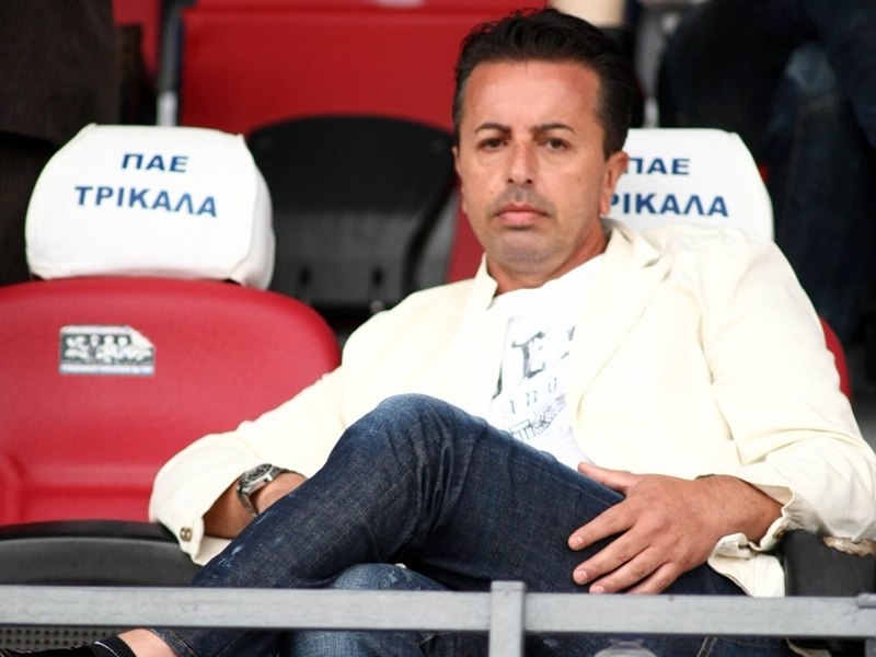 Εμμένει στην απόσυρση