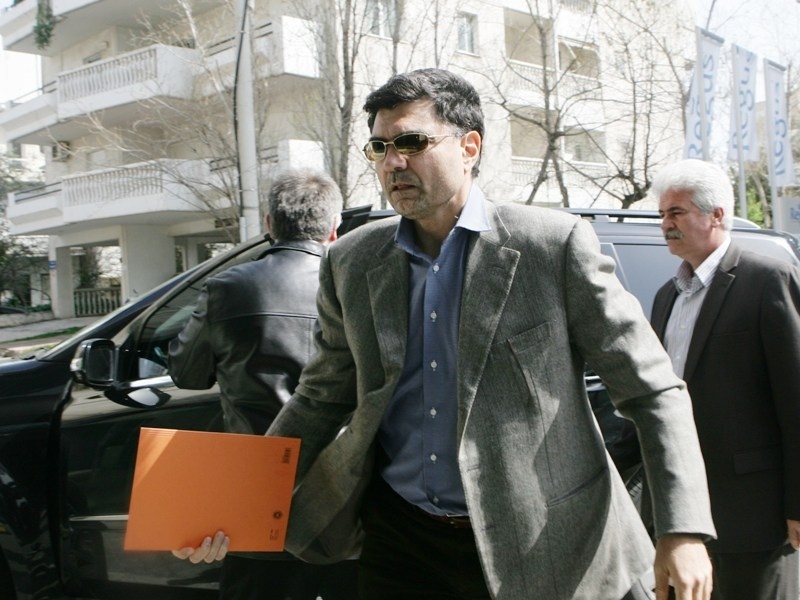 Κεραυνοί Τζίγκερ για Βγενόπουλο, Πατέρα