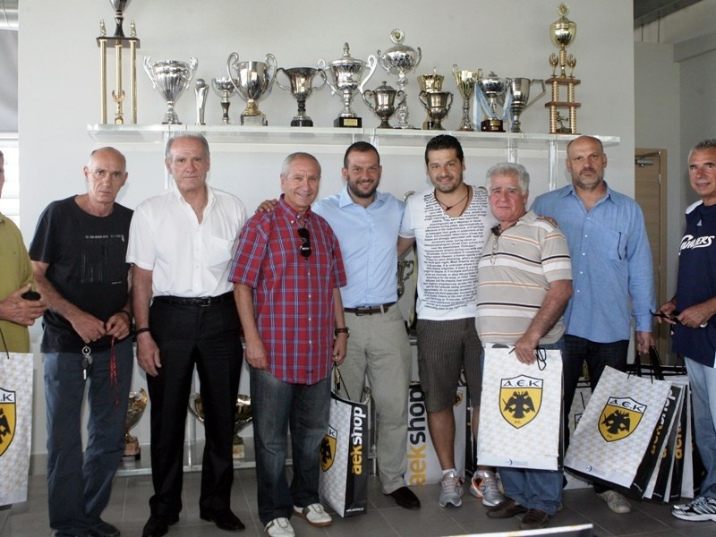 Αθλητικό υλικό για παλαίμαχους