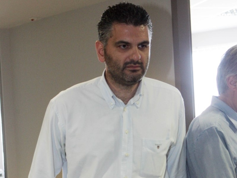 Τέλος και τυπικά ο Καραμανλής