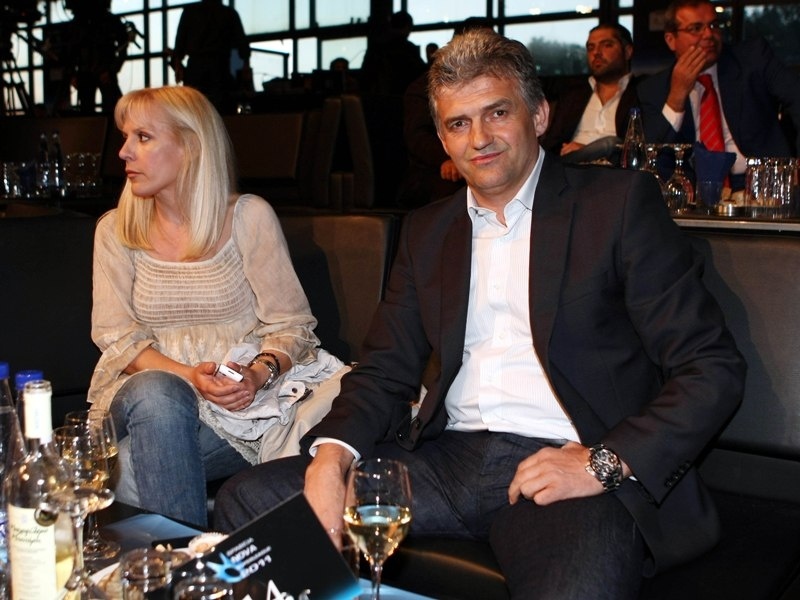 Σάκης Τσιώλης