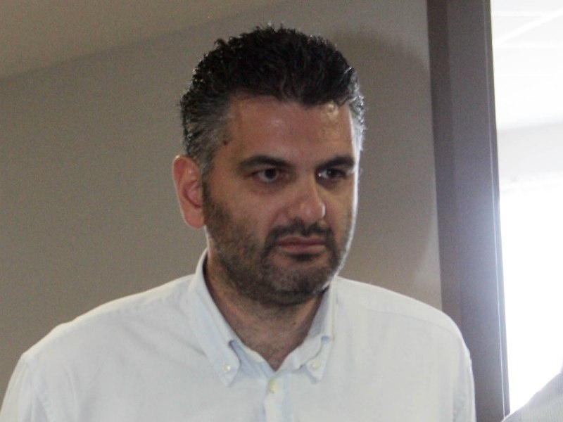 Στόχος ο Καραμανλής!