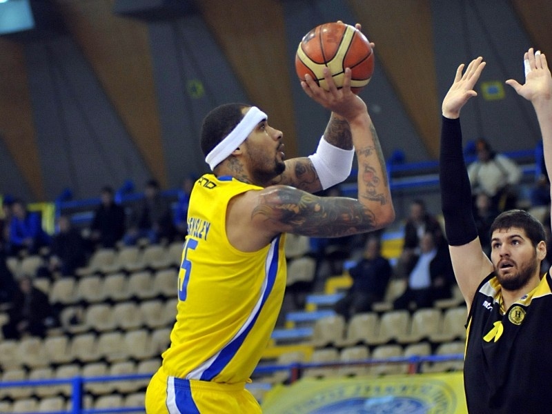 Υπέγραψε ο Σένσλεϊ