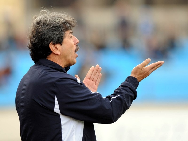 Πετράκης και επίσημα