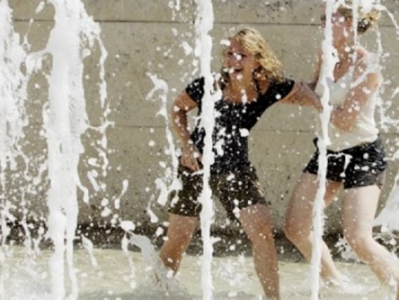 Ζέστη με φόντο τις βροχές!