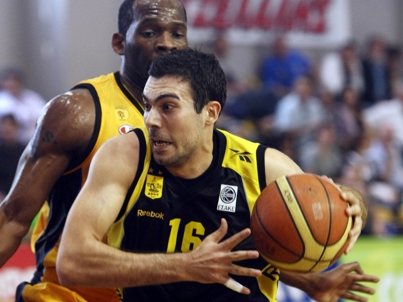 Μείωση στον Σλούκα