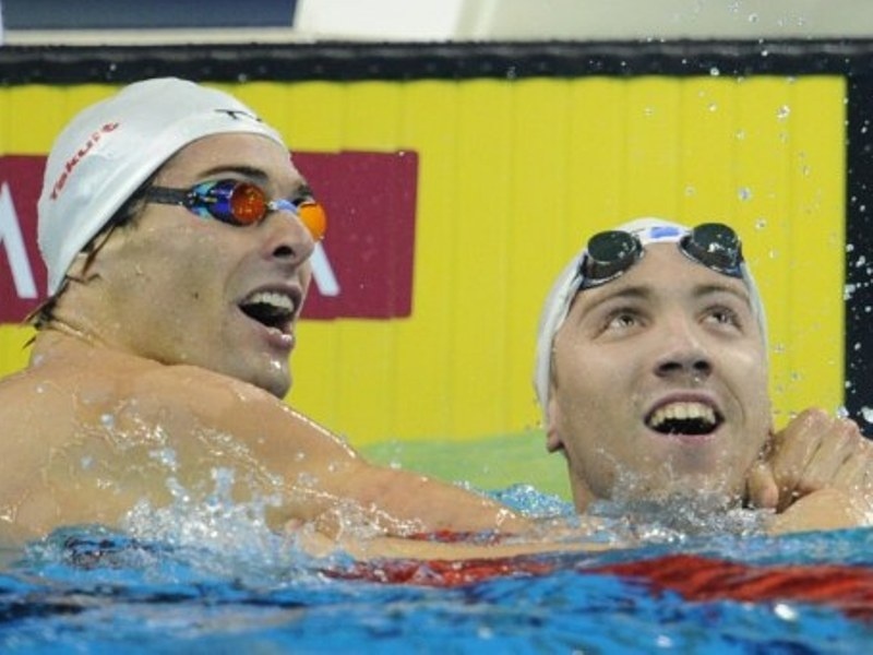 «Τρικολόρ» και διπλή η κορυφή