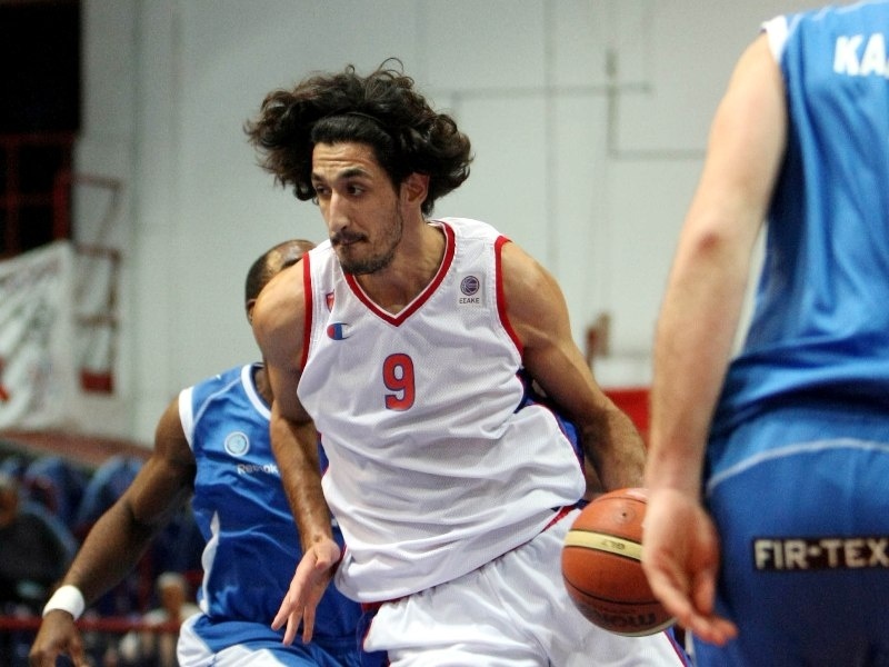 «Τσεκάρει» και Τσιάρα