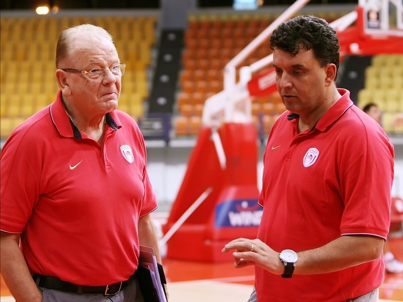 Συμπληρώνεται το παζλ