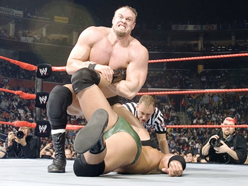 Κοντά, αλλά μακριά