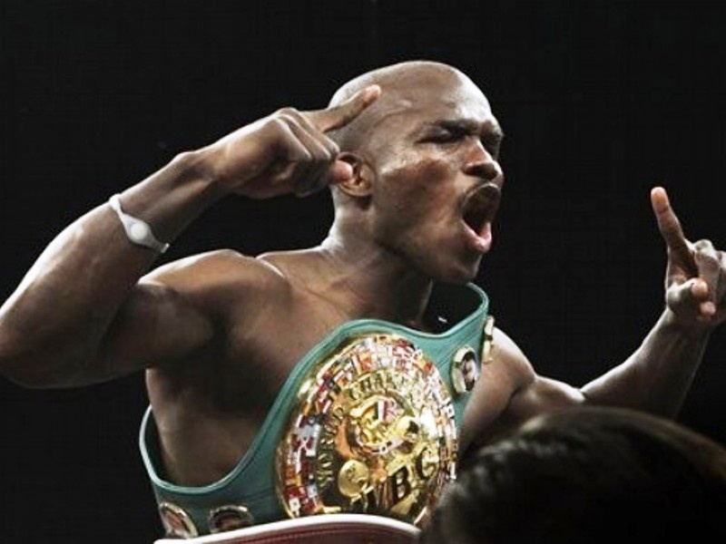 Μήνυση σε Bradley Jr.