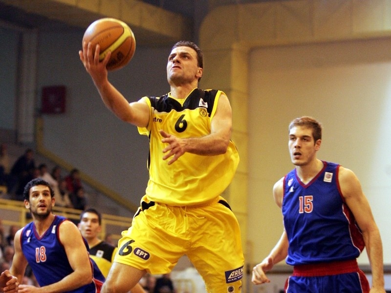 «Κοιτάζει» Καρύδα