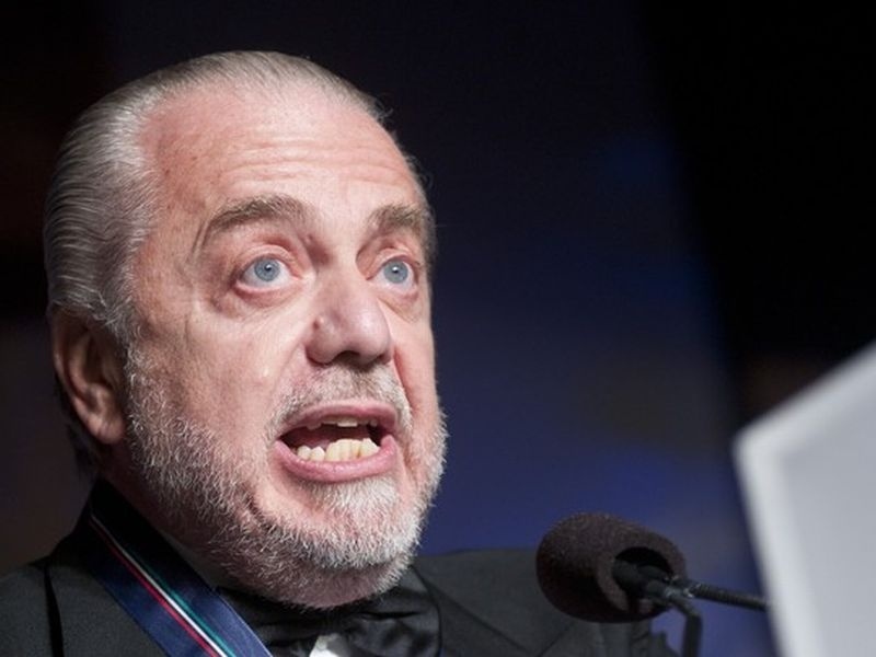 Δεν αποχωρεί ο Ντε Λαουρέντις