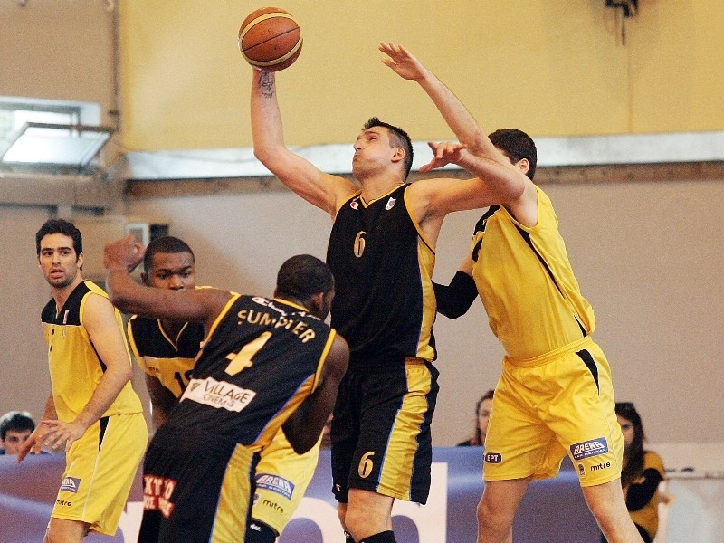 Υψηλό κασέ ο Μπάγκαριτς