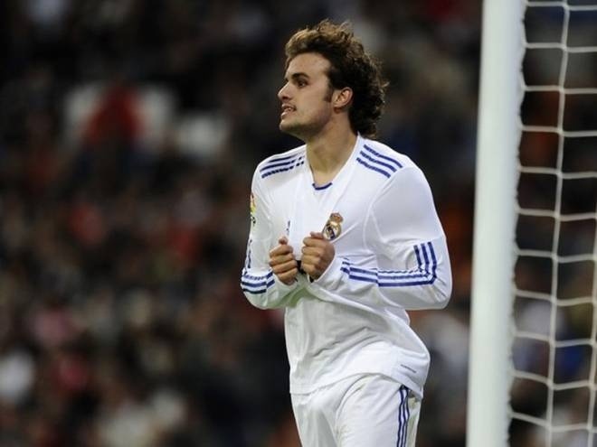 Υπογράφει ο Κανάλες