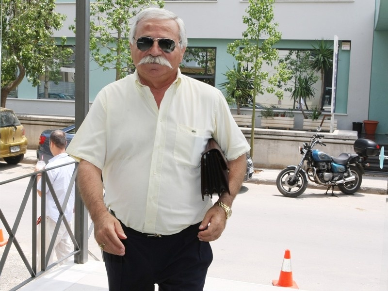 Προβάδισμα για Παπουτσάκη