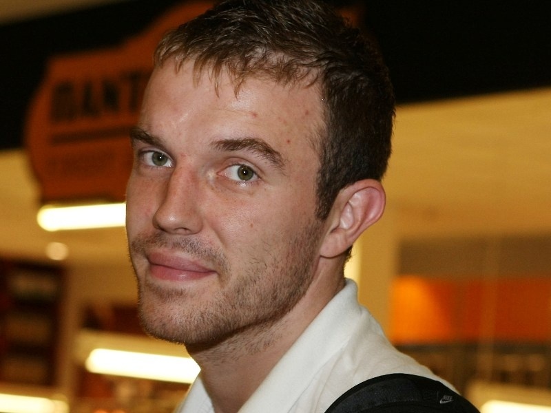 «Τσεκάρεται» και υπογράφει