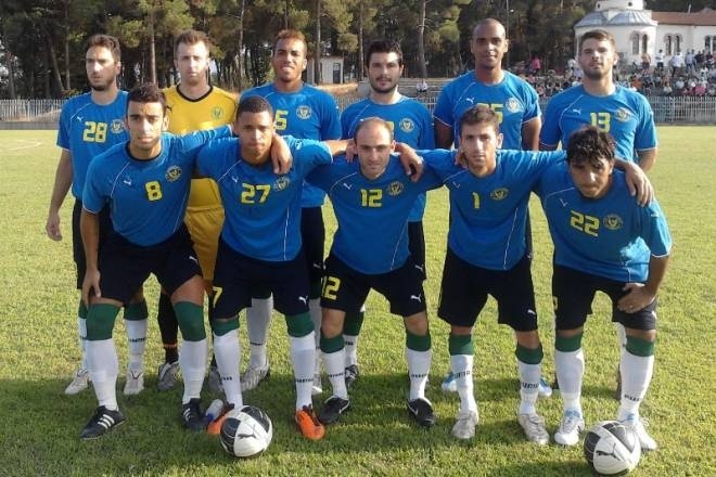 «Τεσσάρα» στην... βροχή!