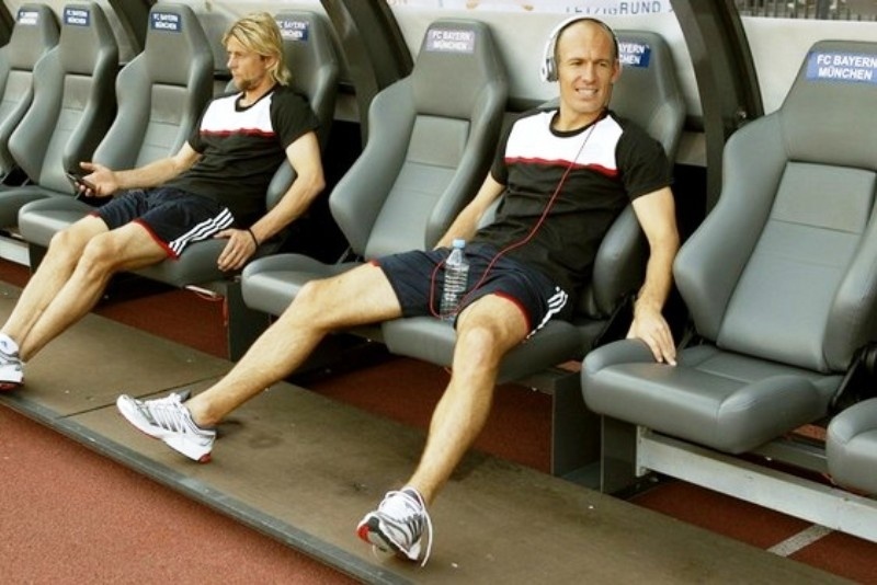 Έξω Ρομπέν και Αφελάι