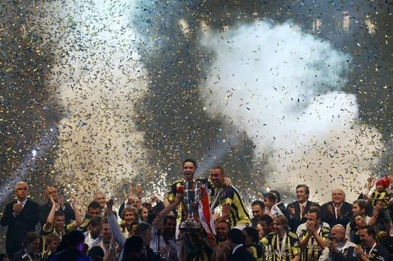 Δεν το βάζει κάτω η Φενέρ